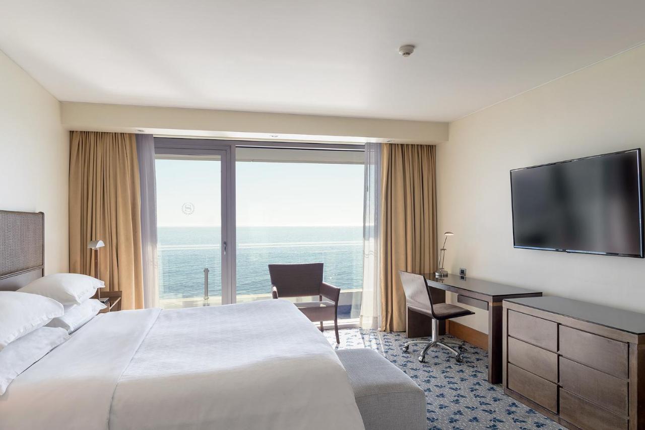 Suite Deluxe Suite 1 King Oceanfront,1419731712:JPEG